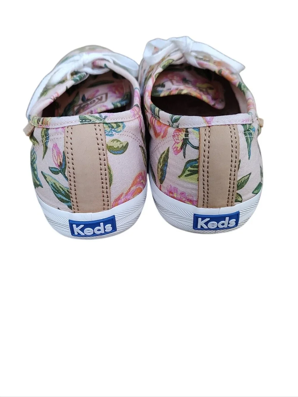 Keds lace up